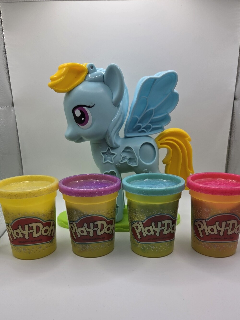 My Little Pony Rainbow Dash Play-Doh Style Salon Extruder Set With 4 Cans
